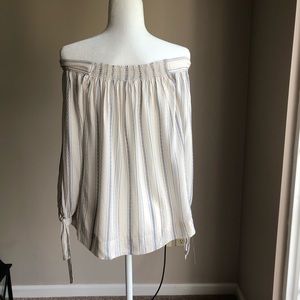 Max Studio Tops - Max studio striped Blouse Max Studio Tops - Max studio striped Blouse